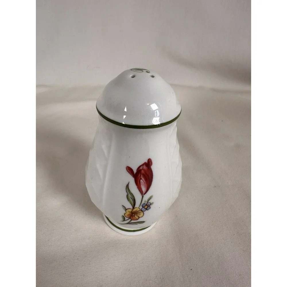 Villeroy‎ & Boch Tulipe pepper shaker